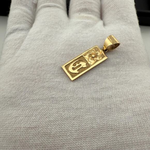 14KT Yellow Gold Single Initial Hawaiian Pendant Hand Carved Plumeria Letter T - Picture 7 of 9